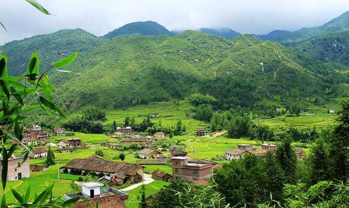 兴隆县：驻村“姐妹花” 扶贫绽芳华