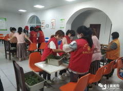 邢台市太子井乡妇女“包粽子庆端午话发展”